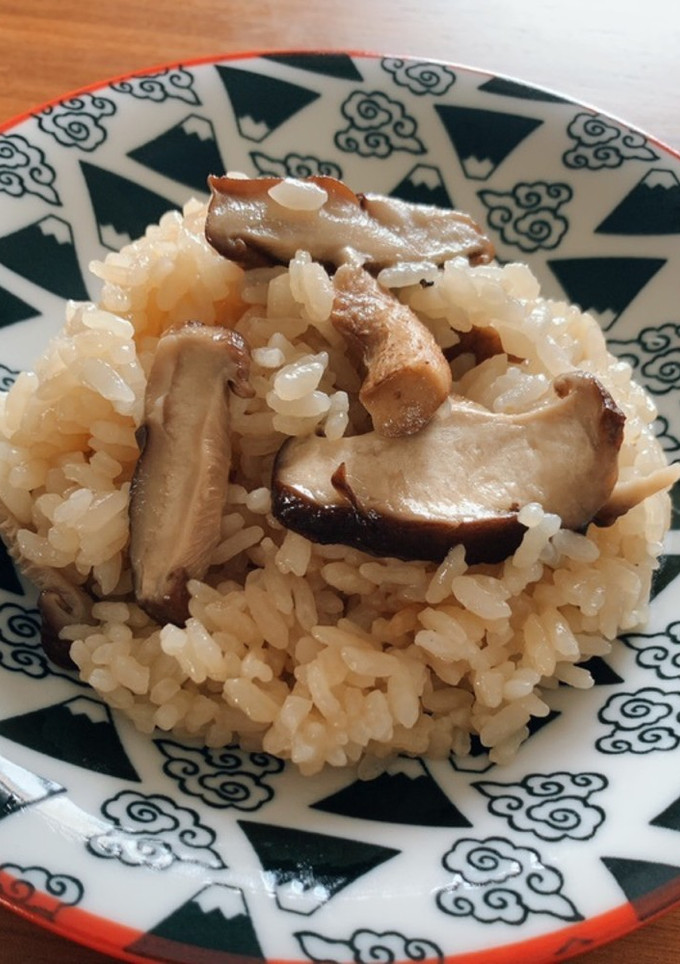 椎茸だけ炊き込みご飯(無水鍋QC使用)-レシピのメイン写真