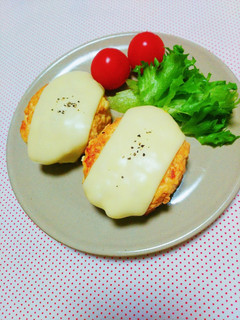 ヘルシー♪鶏挽肉お豆腐のチーズハンバーグ-レシピのメイン写真