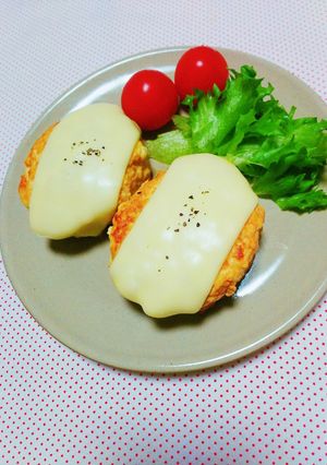 ヘルシー♪鶏挽肉お豆腐のチーズハンバーグ-レシピのメイン写真
