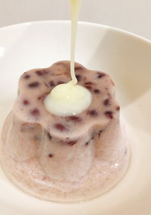 あずきミルクプリン 練乳を添えて♡-レシピのメイン写真