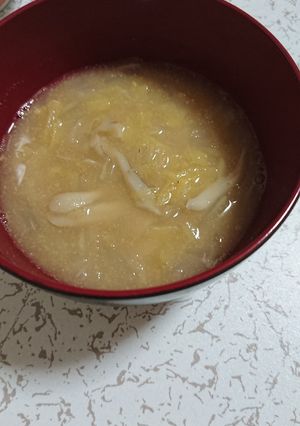 ごま風味☆舞茸とキャベツのお味噌汁☆-レシピのメイン写真