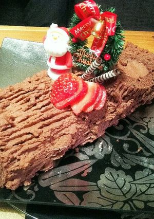 簡単素敵♪クリスマスにブッシュドノエル-レシピのメイン写真