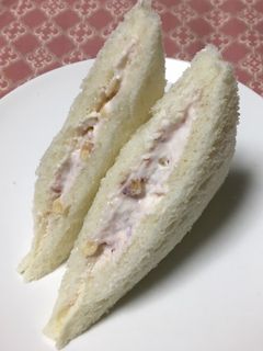 ヨーグルトとジャムのグラノーラサンド-レシピのメイン写真