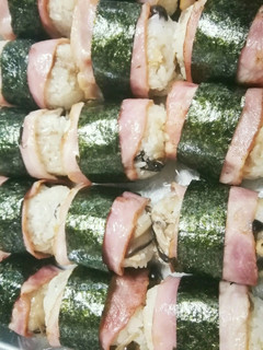 炊き込みご飯のベーコン巻きおにぎり-レシピのメイン写真