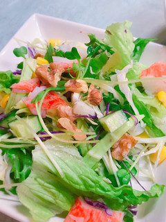切るだけ簡単!カニカマと彩り野菜のサラダ-レシピのメイン写真