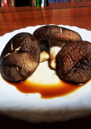 焼きシイタケを醤油で。写真はつくった時。-レシピのメイン写真