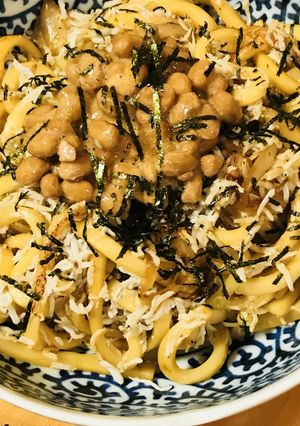 納豆のせ●しらす焼きうどん-レシピのメイン写真