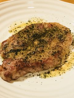 豚肩ロースステーキ☆バジル&バターソース-レシピのメイン写真