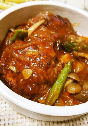 簡単♫トマト缶で煮込みハンバーグ-レシピのメイン写真