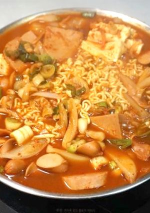 韓国で習った本場の韓国料理“プデチゲ”-レシピのメイン写真