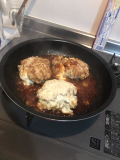 チーズinハンバーグ-レシピのメイン写真