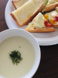 ゴクゴク飲もう♡玉ねぎだけのスープ-レシピのメイン写真