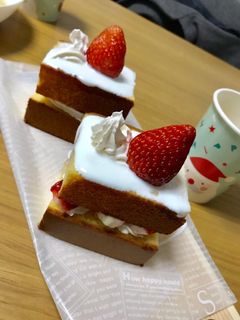 乗せるだけで簡単!カステラでイチゴケーキ-レシピのメイン写真