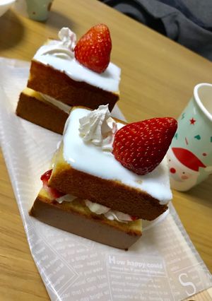 乗せるだけで簡単！カステラでイチゴケーキ-レシピのメイン写真
