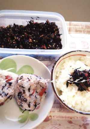 ご飯のお供にカリカリうめ~ひじきふりかけ-レシピのメイン写真