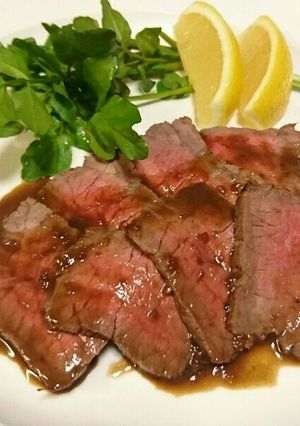 ローストビーフ たまねぎのソース添え-レシピのメイン写真
