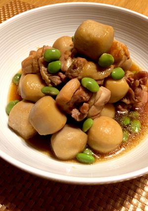 簡単!冷凍里芋と鶏もも肉の煮物-レシピのメイン写真