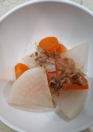 大根と人参のおかか煮　離乳食にも♪-レシピのメイン写真