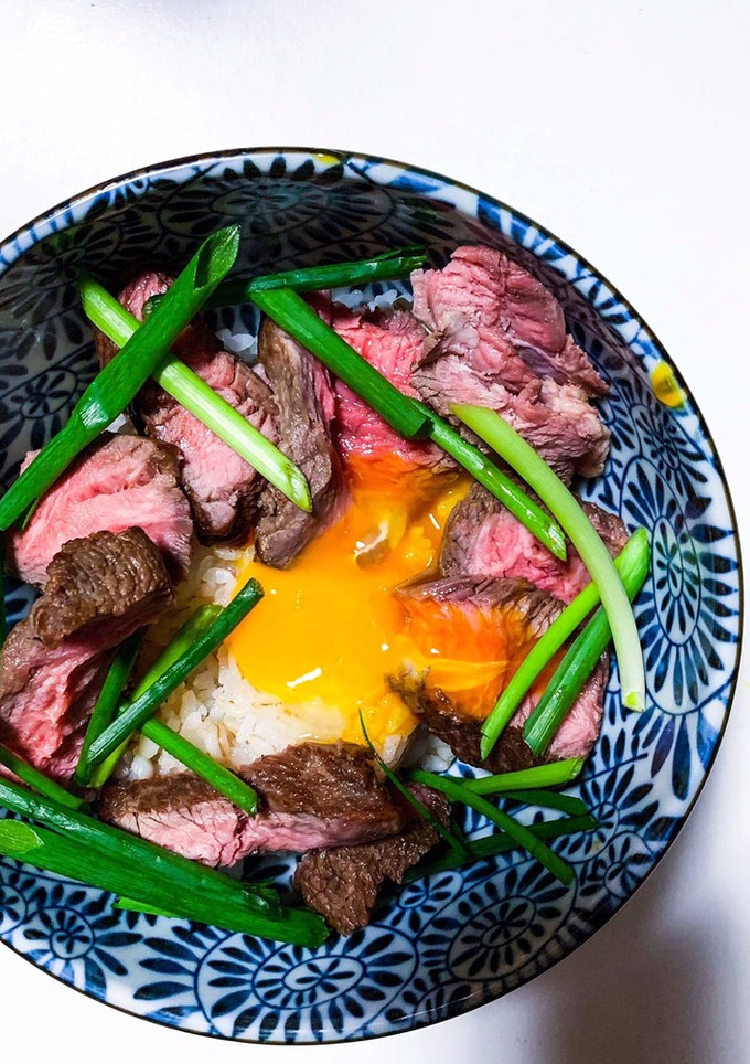 和風ローストビーフ丼〜卵黄のせ♪-レシピのメイン写真