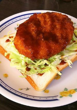 何食べ⭐️シロさんのコロッケパン-レシピのメイン写真