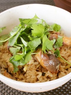 大満足!簡単サバの味噌煮缶炊き込みごはん-レシピのメイン写真