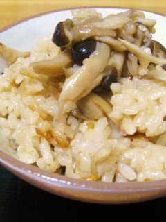 きのこたっぷり炊き込みご飯✿だし醤油-レシピのメイン写真