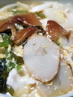 開きナメコ、ムカゴ入り年越し煮込みうどん-レシピのメイン写真