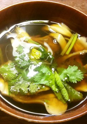 じゃがいも、舞茸、パクチー&柚子の味噌汁-レシピのメイン写真