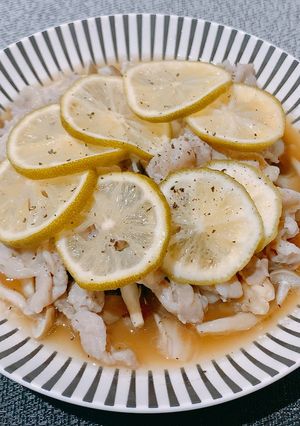 レンジだけで簡単！豚肉ときのこのかぼす蒸し-レシピのメイン写真