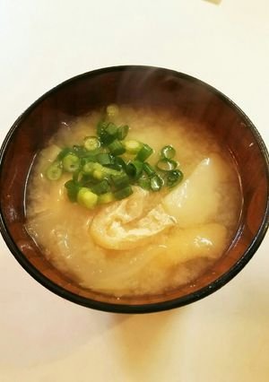玉葱 じゃが芋 油揚げの味噌汁(小ネギ)-レシピのメイン写真