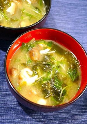 簡単！水菜と椎茸のお味噌汁☆鶏風味-レシピのメイン写真
