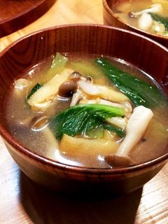 小松菜と油揚げとしめじのお味噌汁-レシピのメイン写真