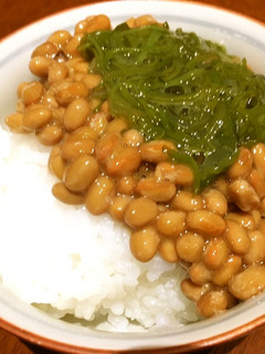 水戸の食卓より♪めかぶ納豆-レシピのメイン写真