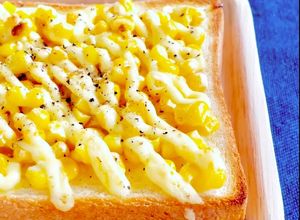 簡単！コーンマヨトースト☆食パンアレンジ-レシピのメイン写真