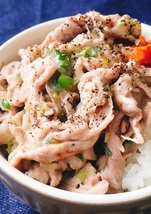 10分で簡単！豚こま肉のレモンねぎ塩豚丼-レシピのメイン写真