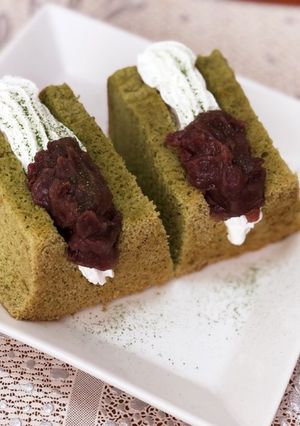 抹茶のシフォンケーキ♡あずきホイップのせ-レシピのメイン写真