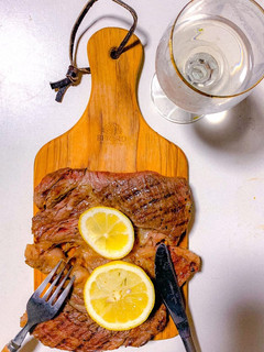 ビーフステーキ〜レモンクリームソース♪-レシピのメイン写真