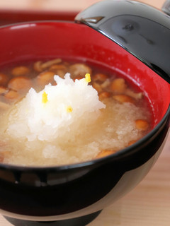 ヘルシー♪なめこ大根卸しでみそ味の雑煮-レシピのメイン写真