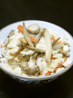 蓮根と鶏肉入りキンピラゴボウの炊きおこわ-レシピのメイン写真