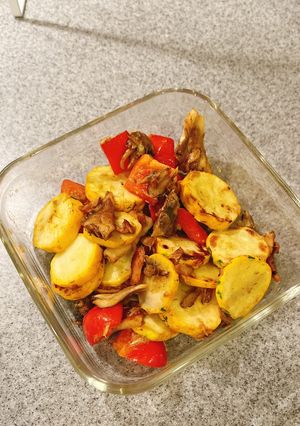 ズッキーニとまいたけのカレーマヨ炒め-レシピのメイン写真