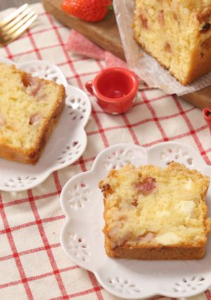 いちごとクリームチーズのクランブルケーキ-レシピのメイン写真