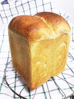 レーズン酵母で♡フワフワしっとり食パン♡-レシピのメイン写真