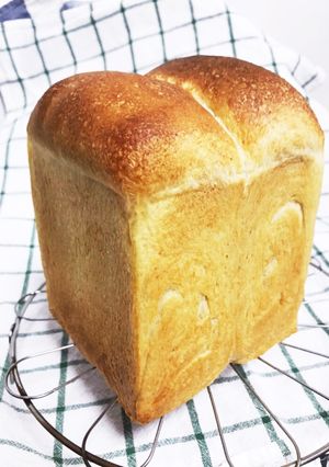 レーズン酵母で♡フワフワしっとり食パン♡-レシピのメイン写真
