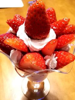 イチゴパフェ-レシピのメイン写真