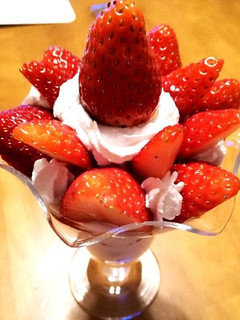 イチゴパフェ-レシピのメイン写真