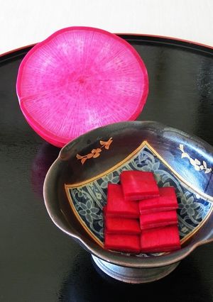 赤大根の皮のお漬け物＊紅くるり-レシピのメイン写真