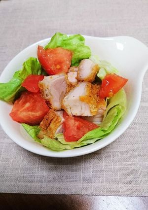 切るだけ！コンビニのチキンのサラダ-レシピのメイン写真
