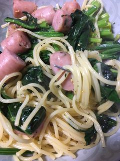 超簡単、ソーセージほうれん草パスタ-レシピのメイン写真