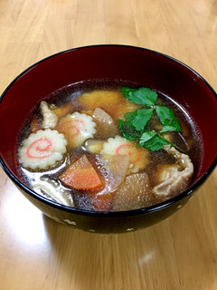 簡単!アリス家のお雑煮(東京風醤油味)-レシピのメイン写真