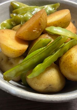 新じゃがとサトウエンドウの煮物！！-レシピのメイン写真